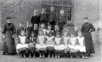 Stanbridge infants class about 1910